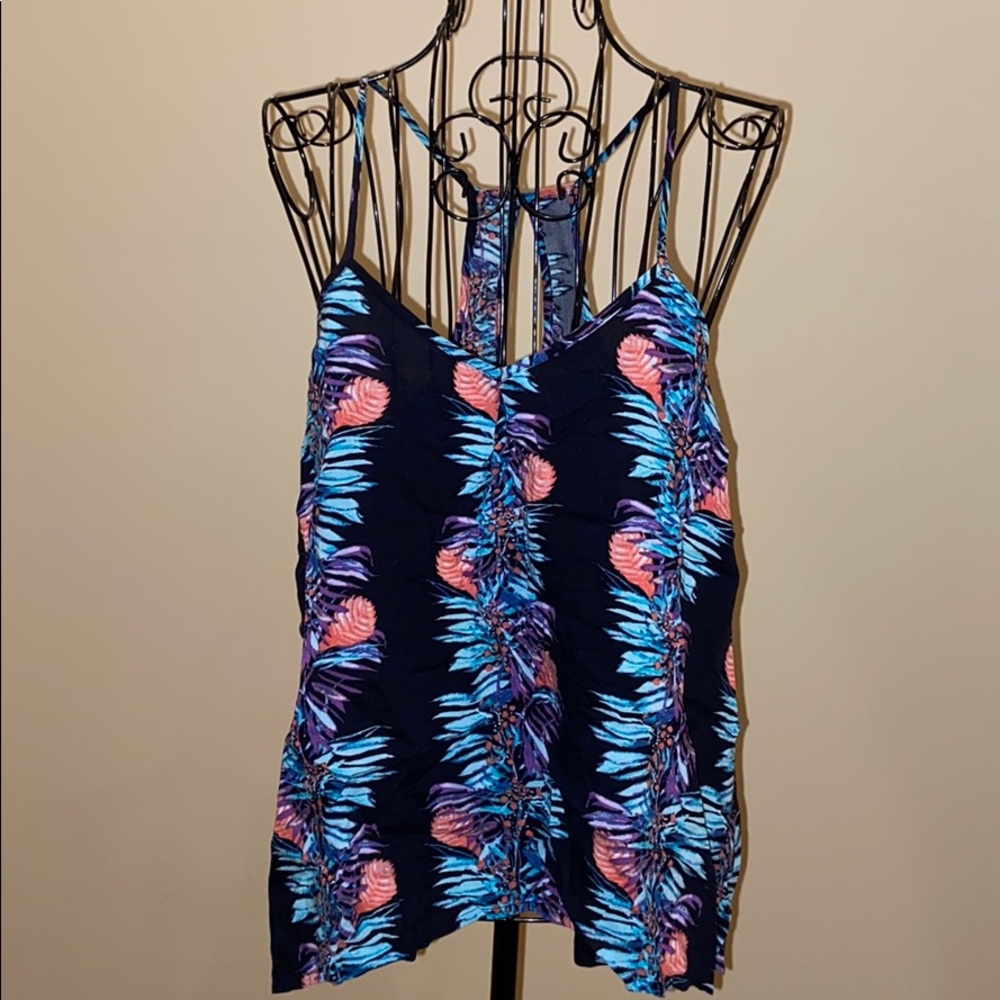 SO tropical tank 🌴